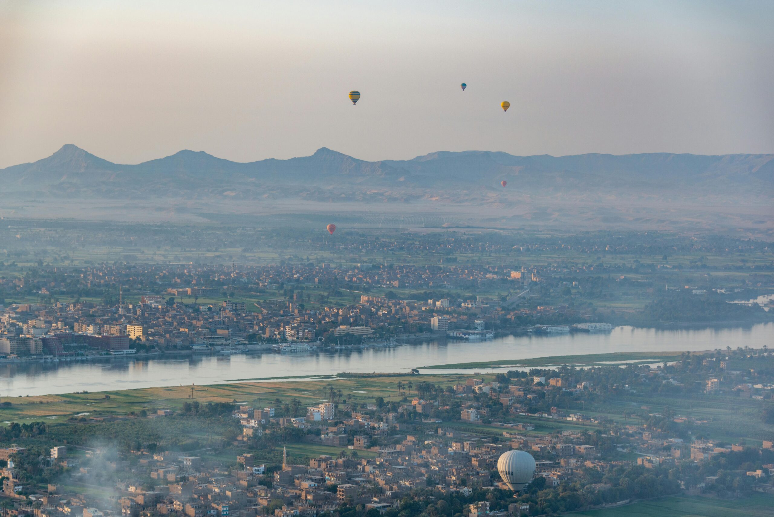 How to Save More on International Holiday Packages